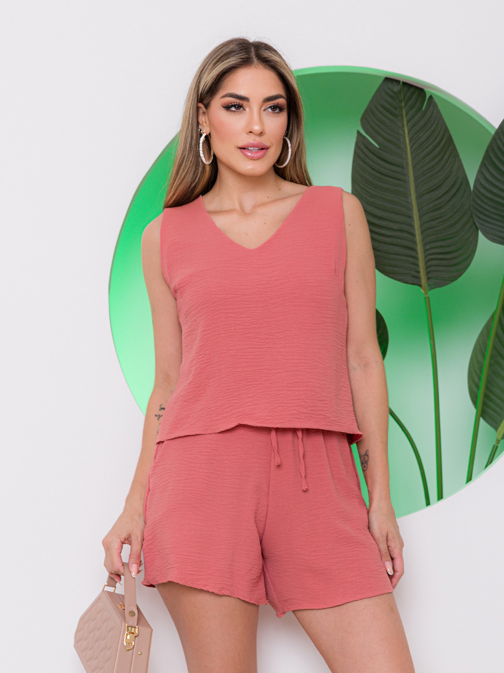 Conjunto Feminino Duna Blusa Regata Decote V e Shorts Cintura Alta Moda Verão Elegante Luxo Casual